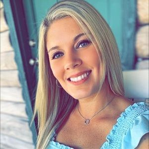 Meet your Posher, Shelby